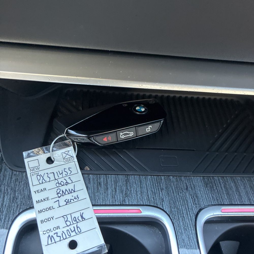 2023 BMW 7-Series 740i