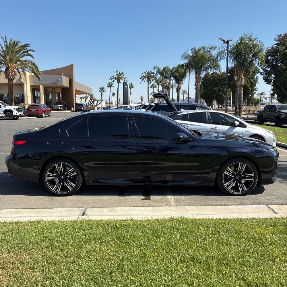 2023 BMW 7-Series 740i