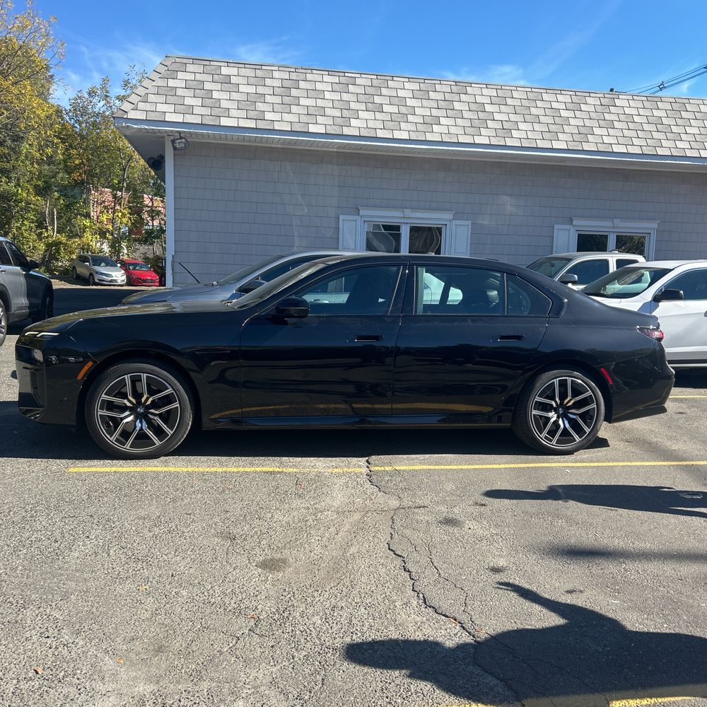 2023 BMW 7-Series 740i