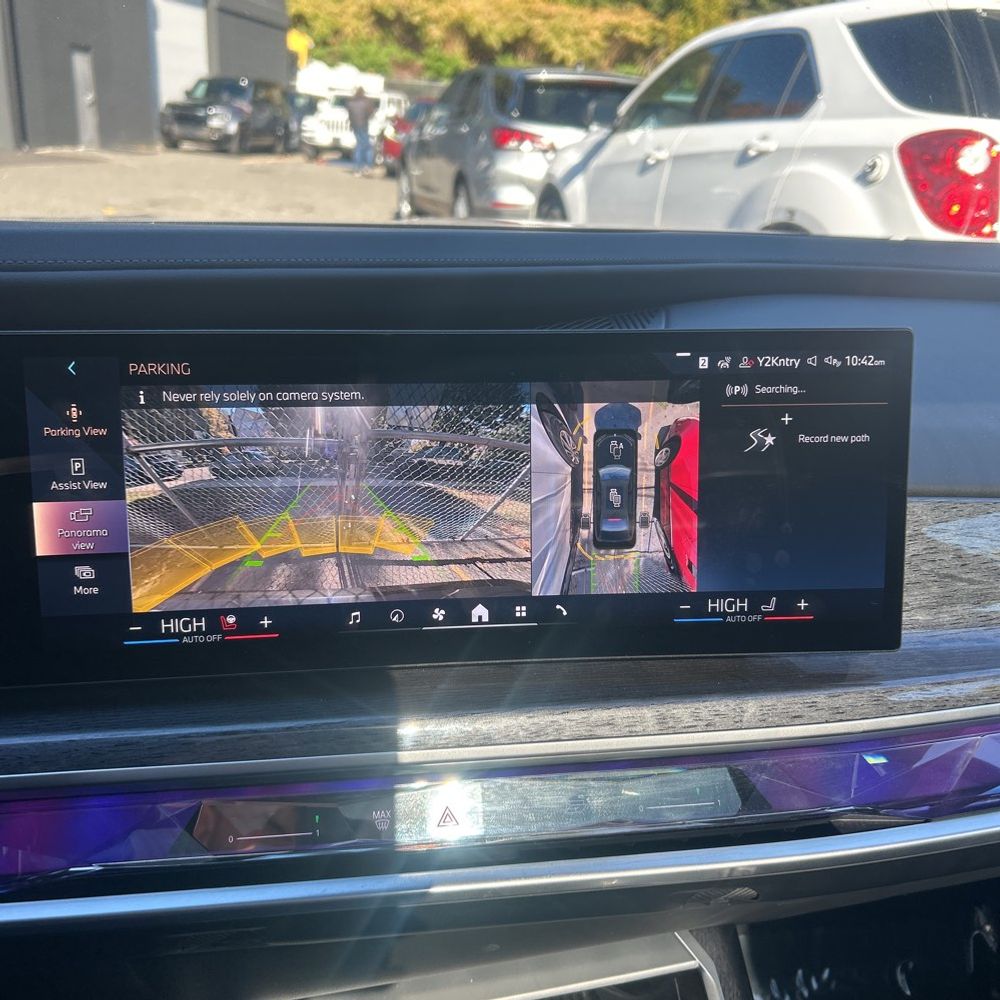 2023 BMW 7-Series 740i