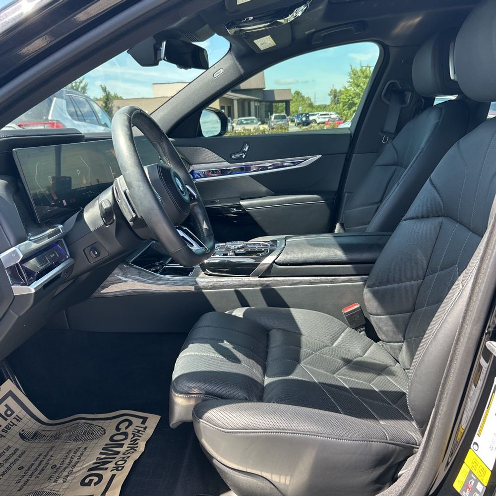 2024 BMW 7-Series 750e xDrive