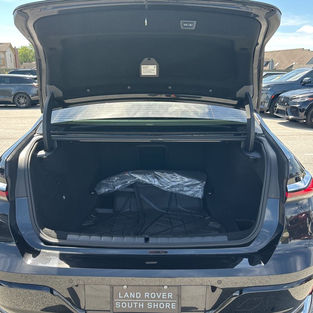 2024 BMW 7-Series 750e xDrive
