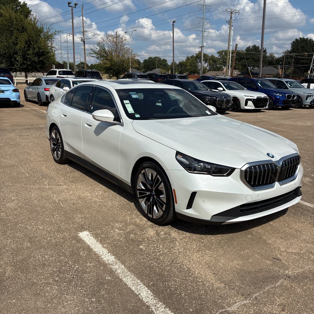 2025 BMW 5-Series 530i