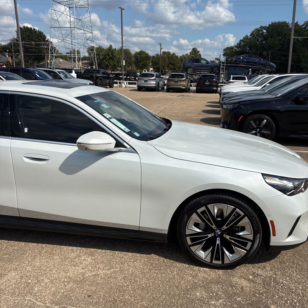 2025 BMW 5-Series 530i