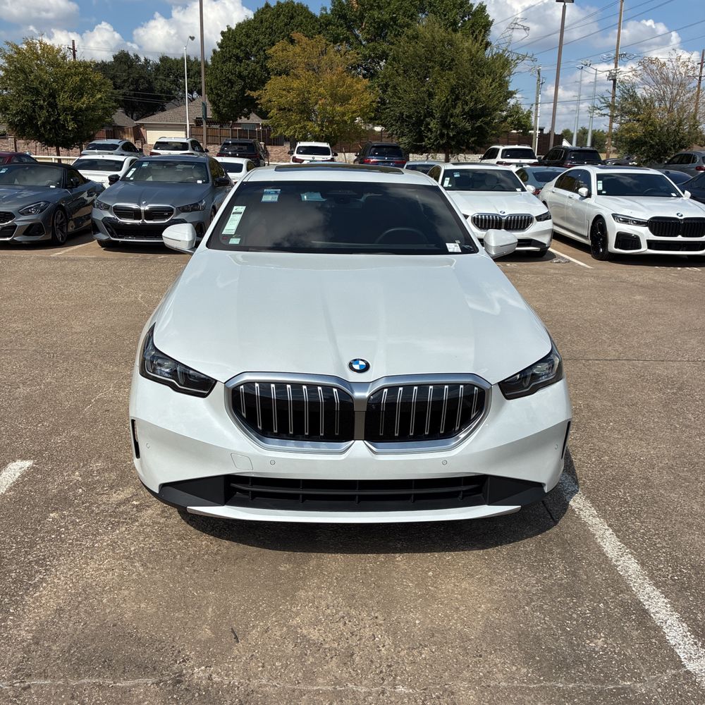 2025 BMW 5-Series 530i