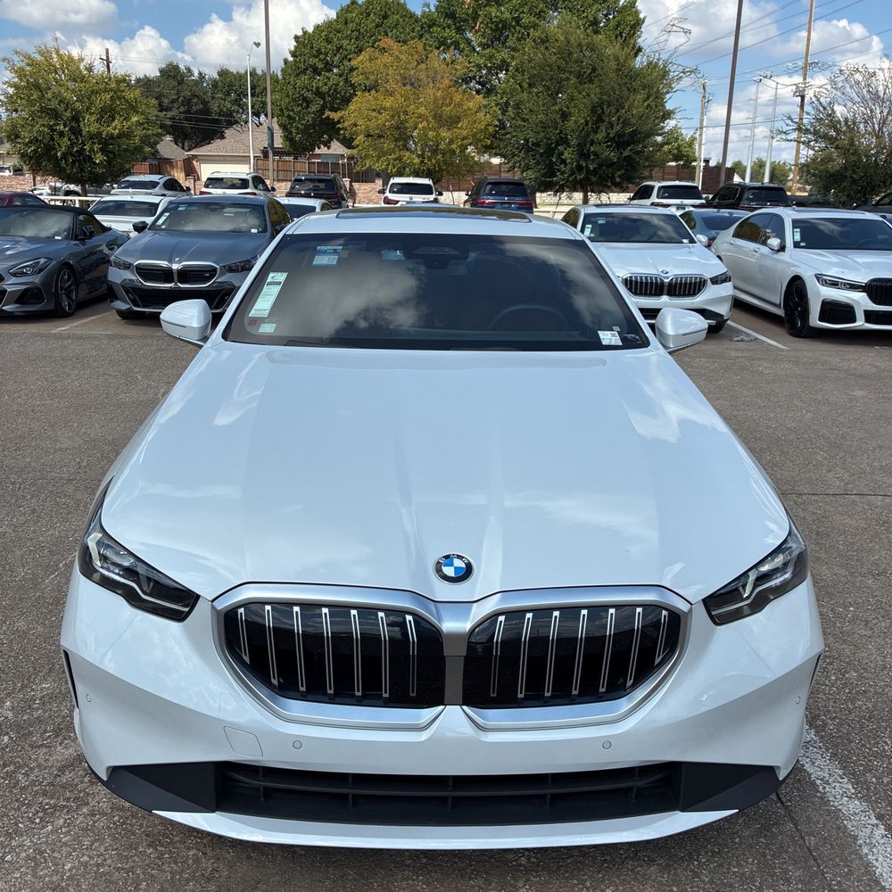 2025 BMW 5-Series 530i
