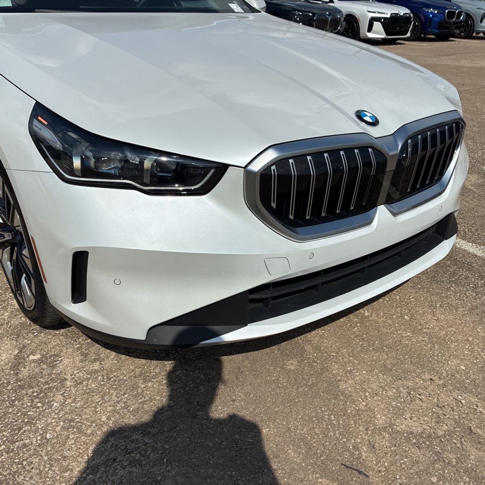 2025 BMW 5-Series 530i