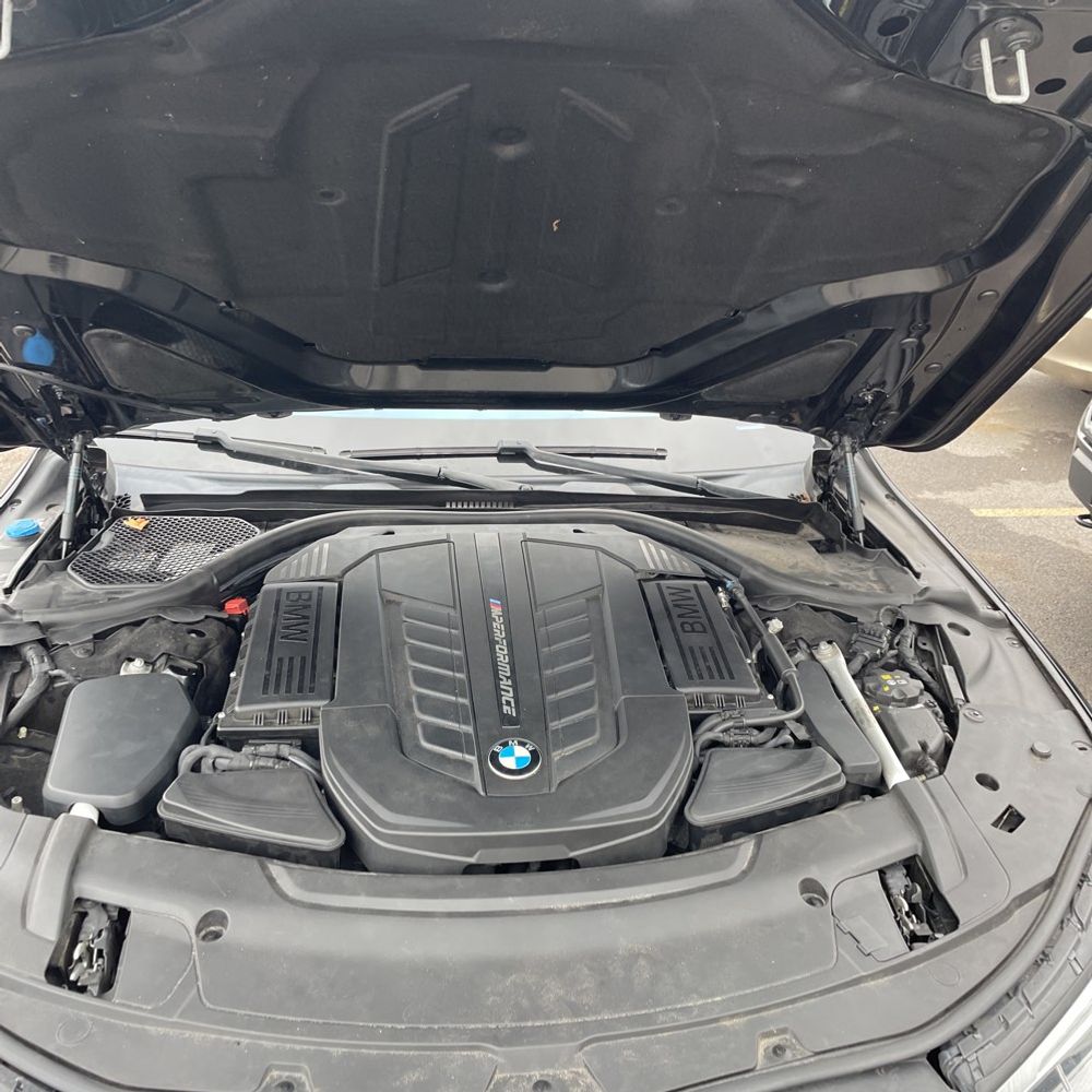 2019 BMW 7-Series M760xi