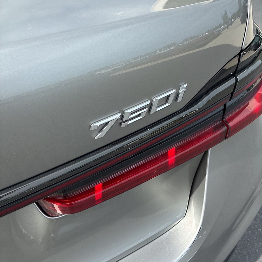 2022 BMW 7-Series 750xi