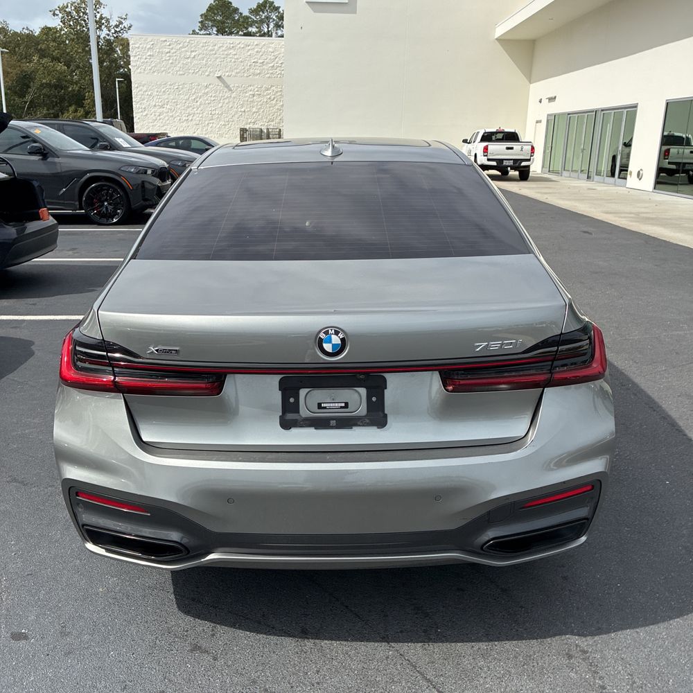 2022 BMW 7-Series 750xi