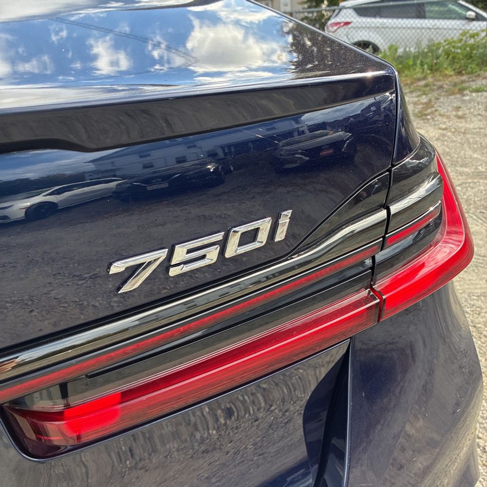 2022 BMW 7-Series 750xi