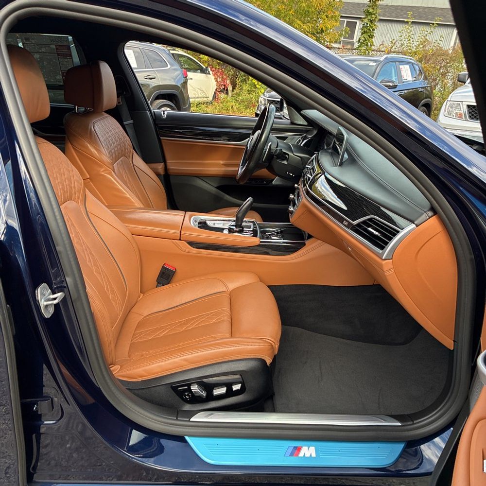 2022 BMW 7-Series 750xi