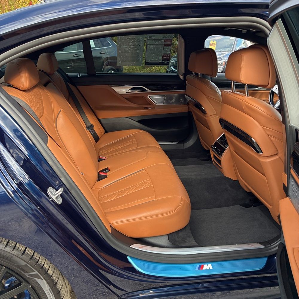 2022 BMW 7-Series 750xi