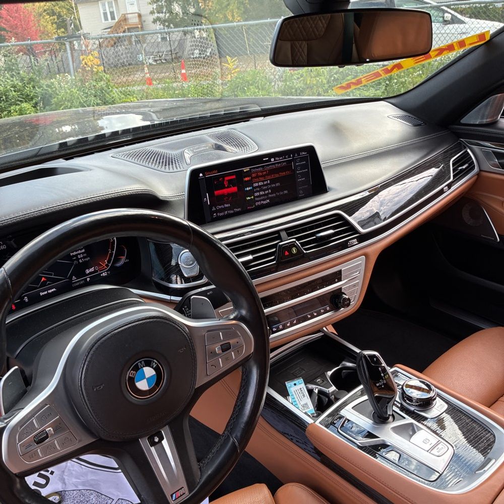 2022 BMW 7-Series 750xi