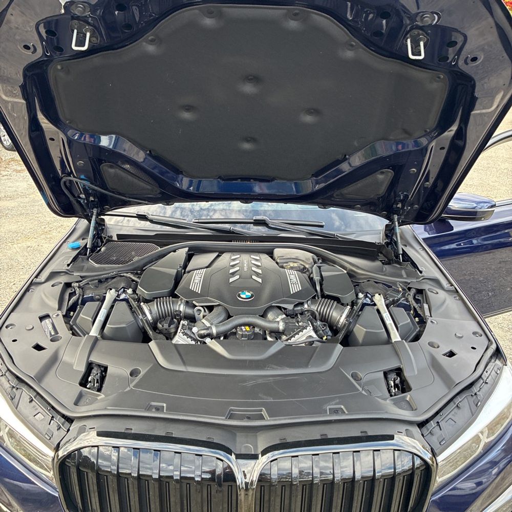 2022 BMW 7-Series 750xi