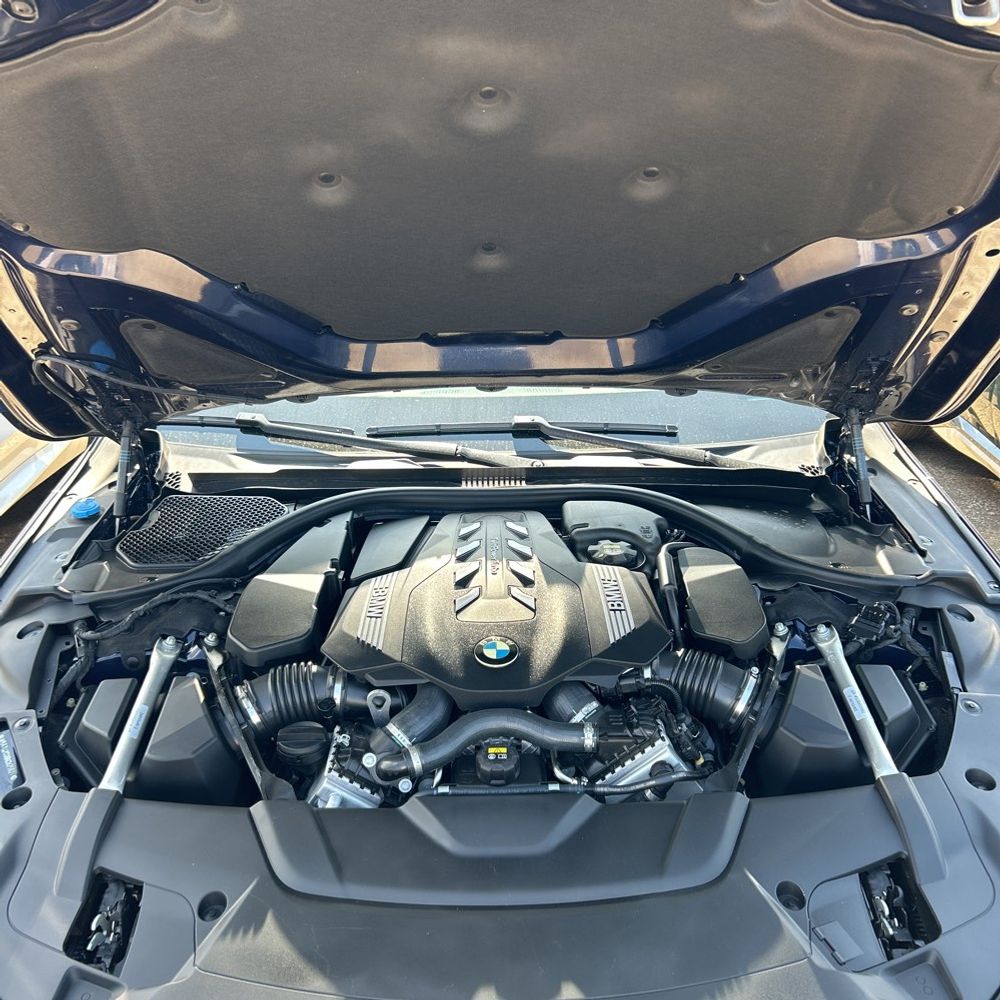 2022 BMW 7-Series 750xi