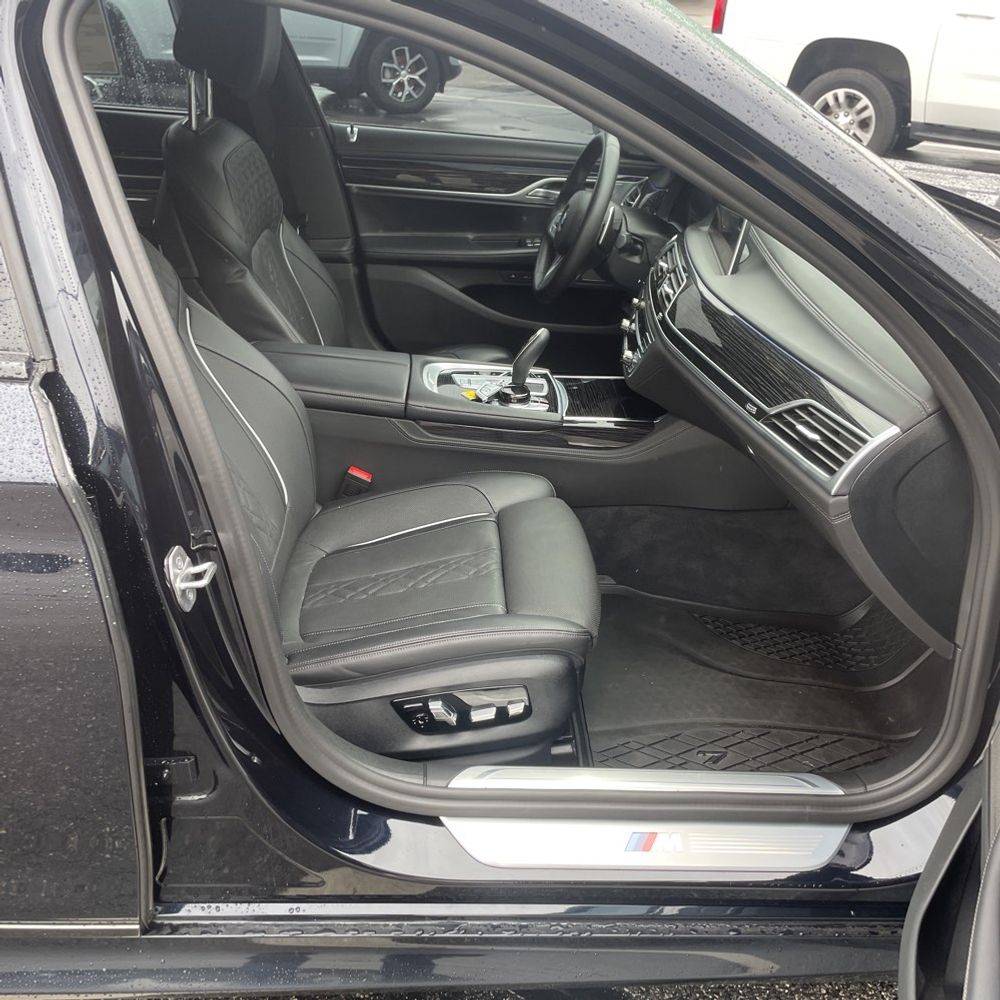 2022 BMW 7-Series 750xi