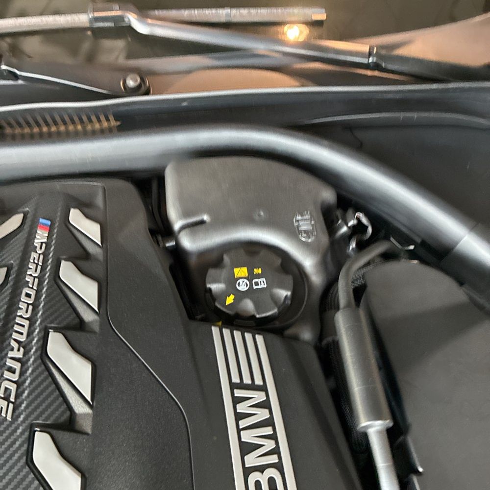2025 BMW 8-Series M850i xDrive