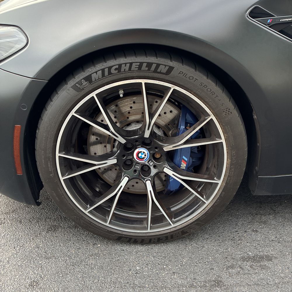 2023 BMW M5
