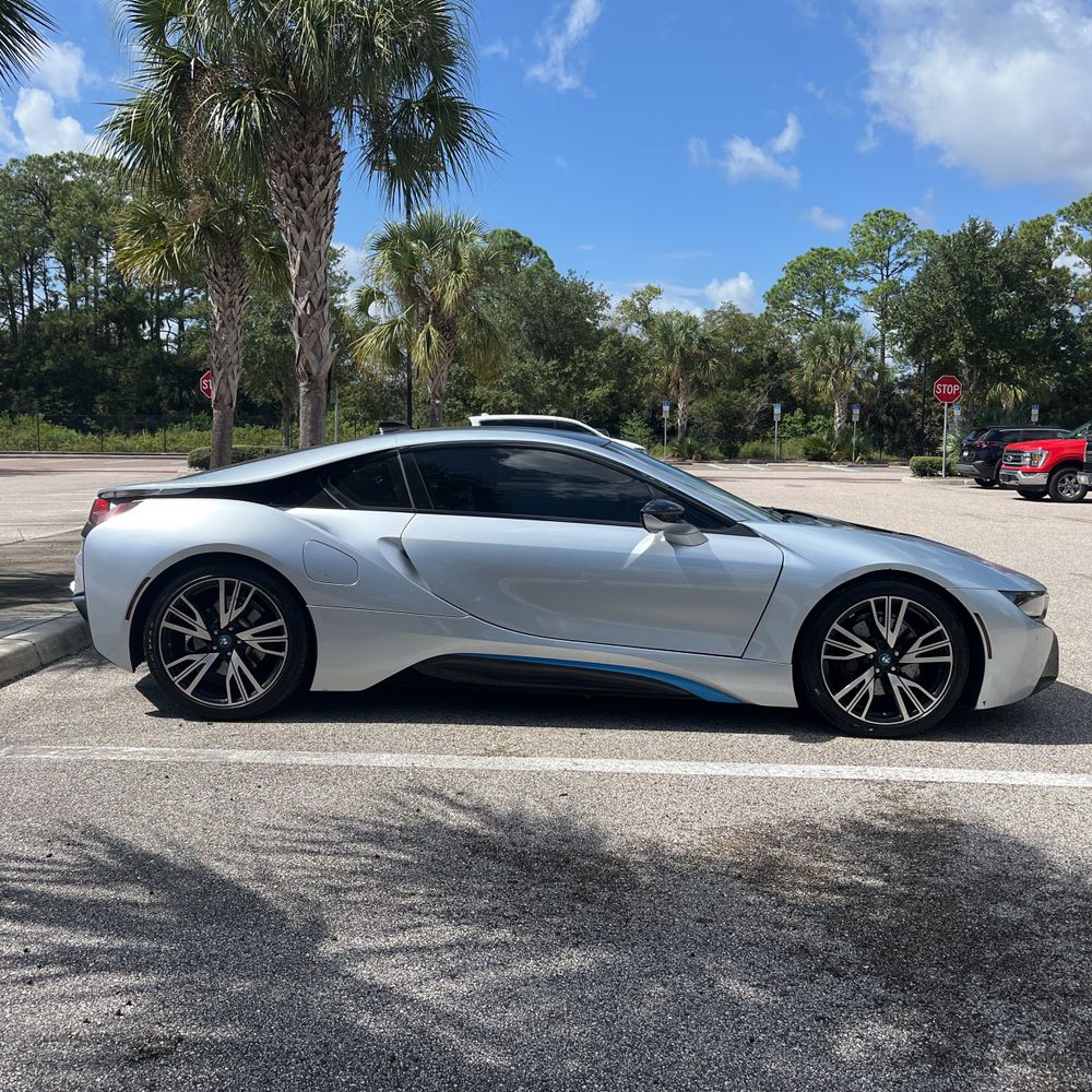 2016 BMW i8