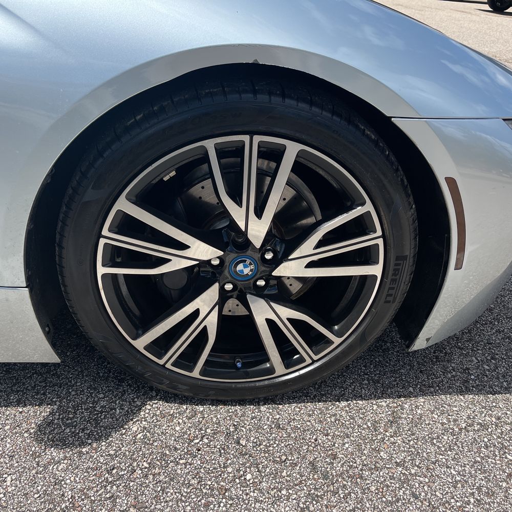 2016 BMW i8