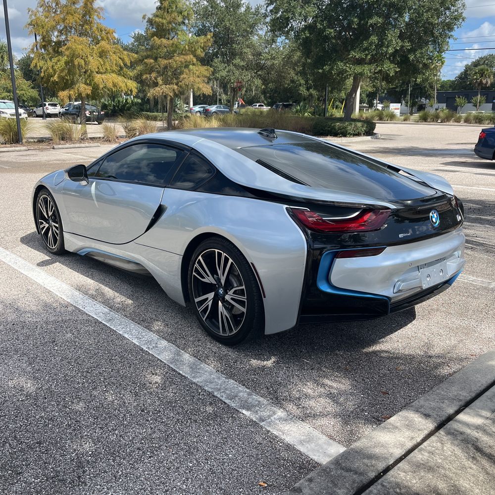 2016 BMW i8