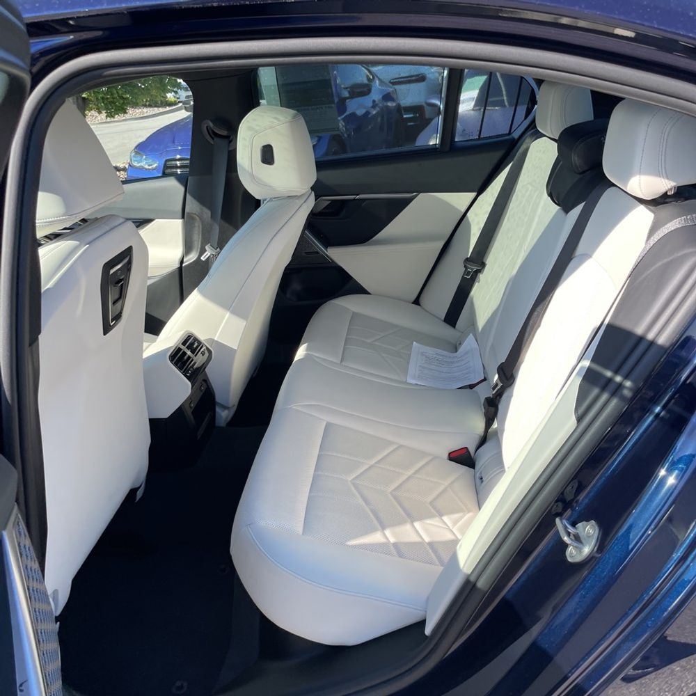 2024 BMW i5 M60
