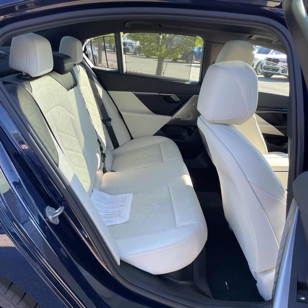 2024 BMW i5 M60