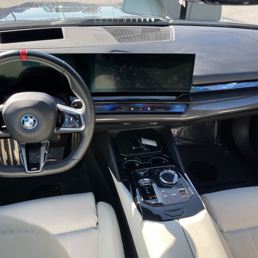 2024 BMW i5 M60