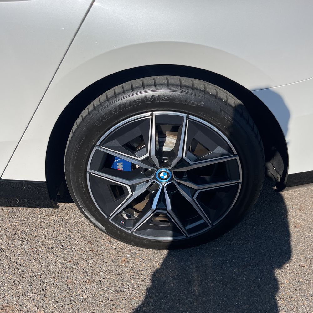2024 BMW i5 M60