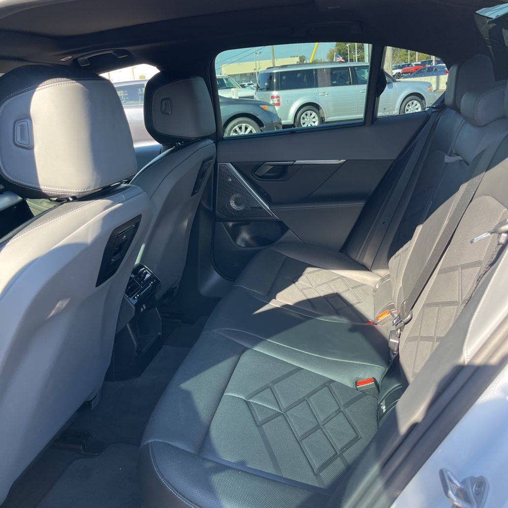 2024 BMW i5 M60