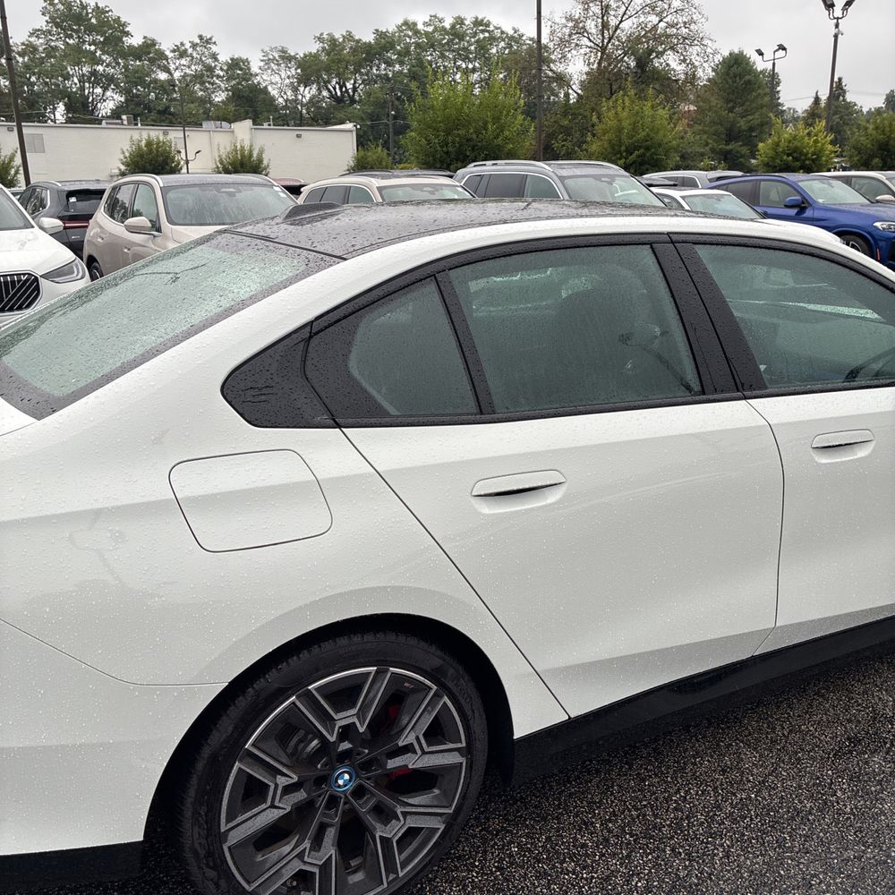 2025 BMW i5 M60