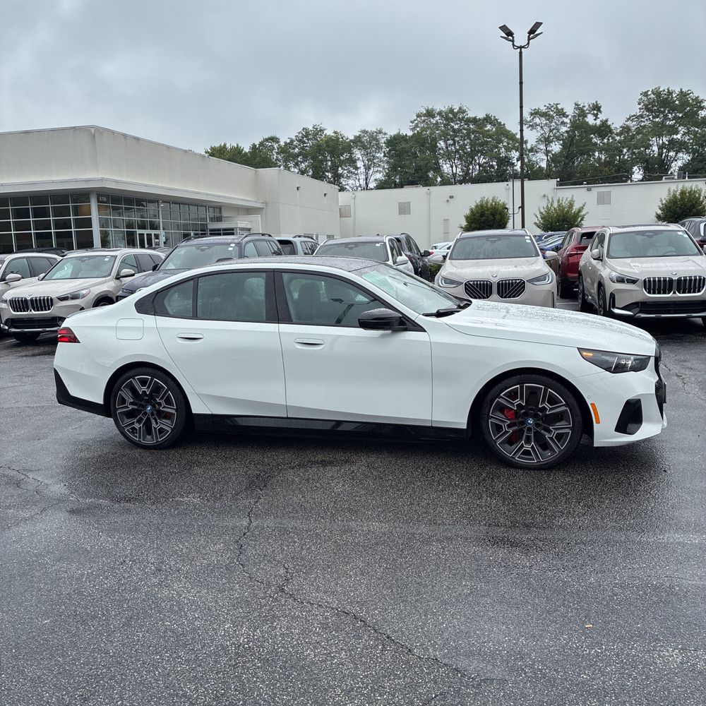 2025 BMW i5 M60