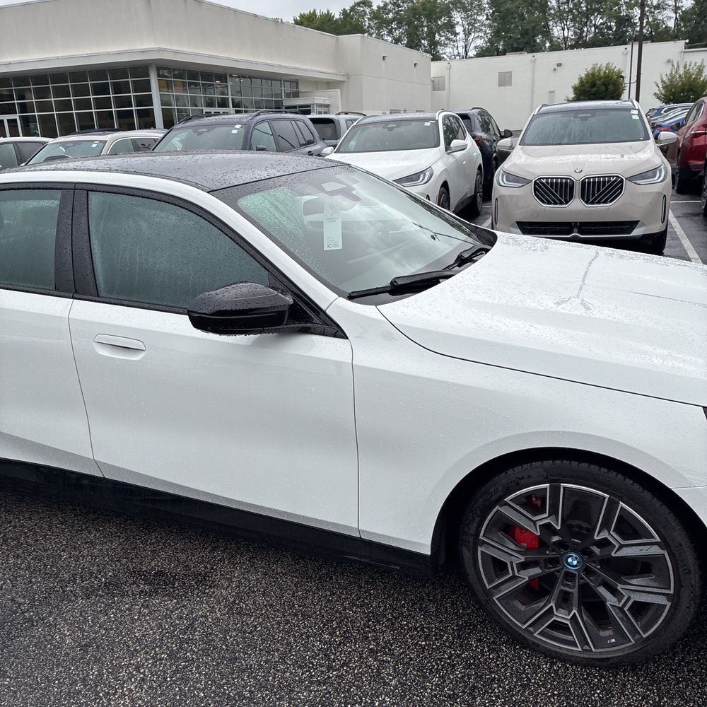 2025 BMW i5 M60