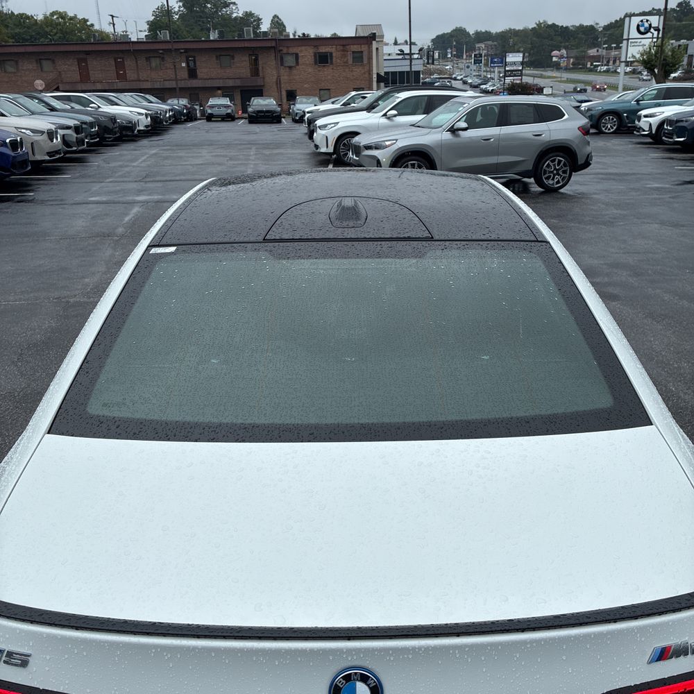 2025 BMW i5 M60