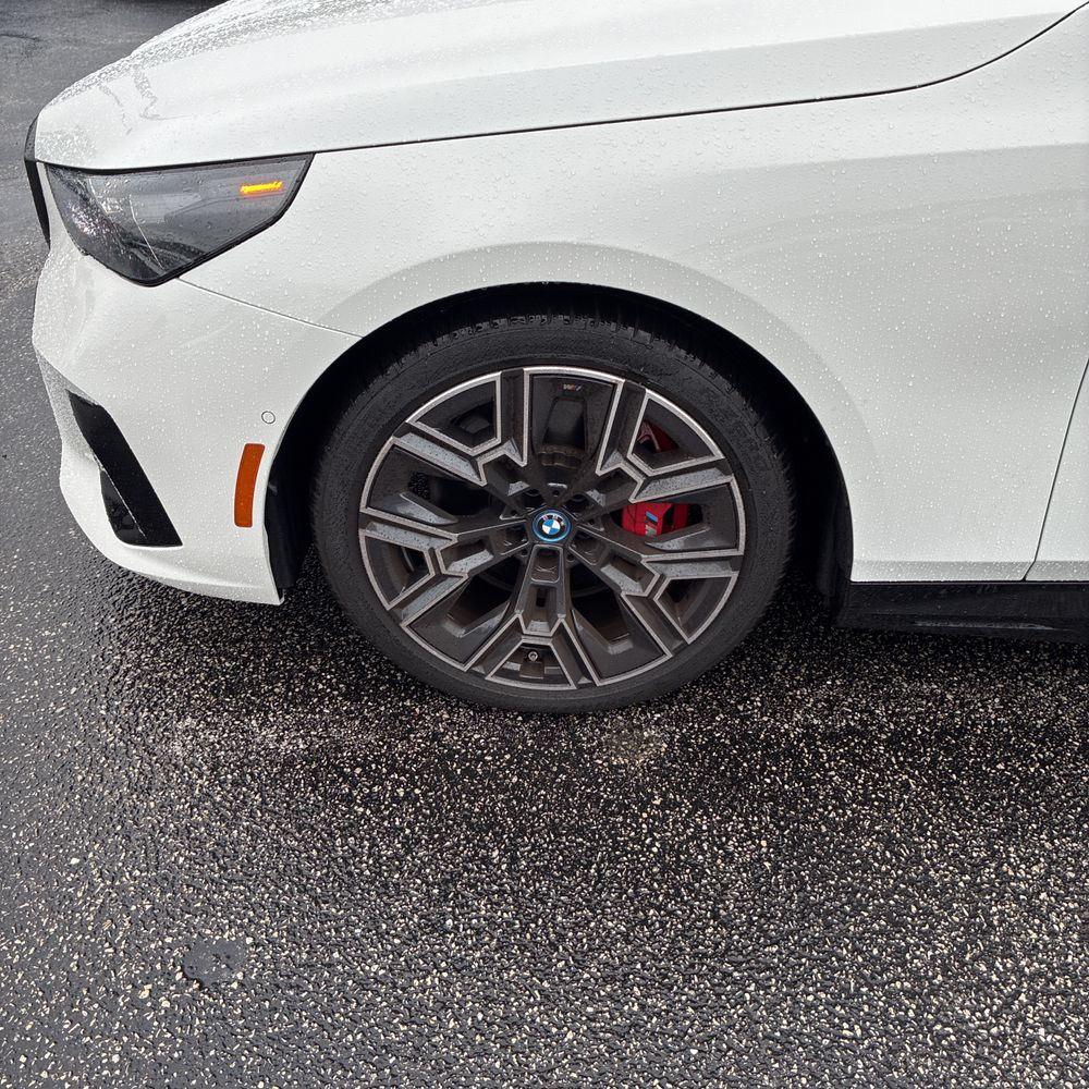 2025 BMW i5 M60