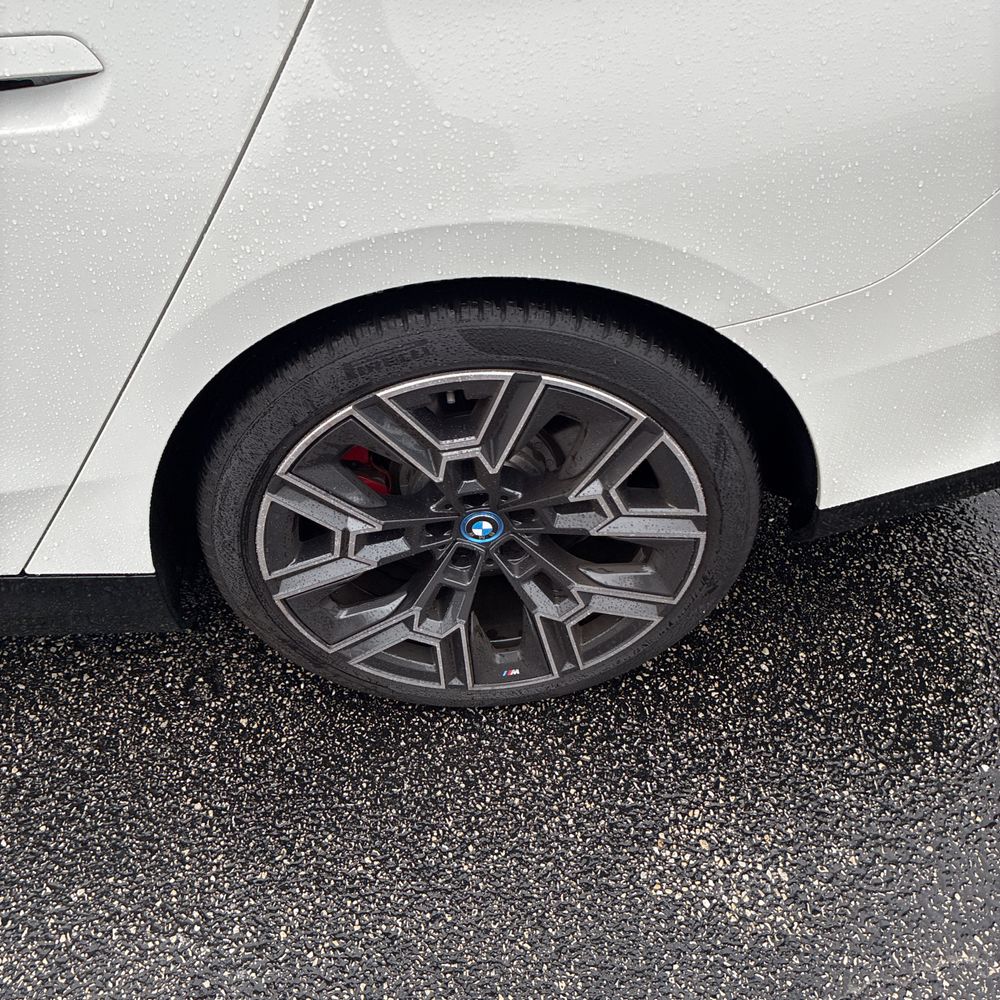 2025 BMW i5 M60