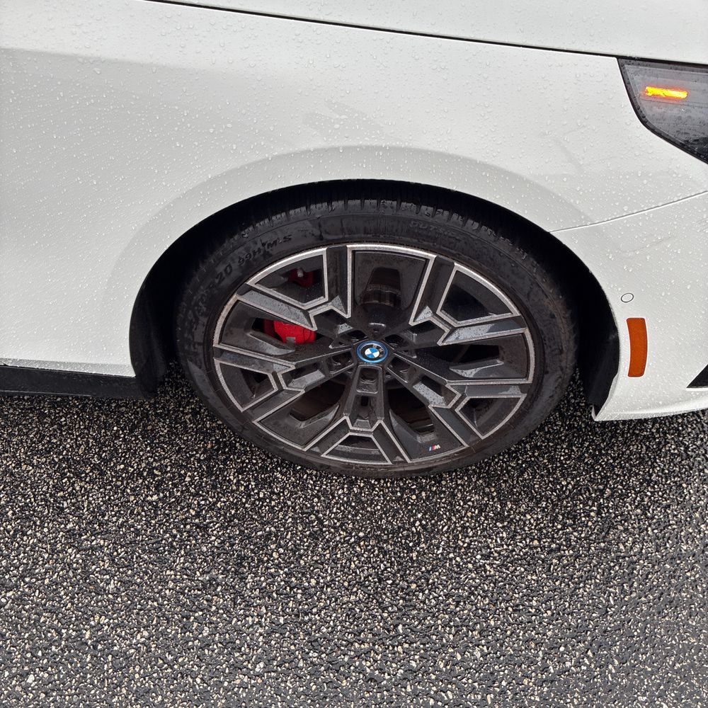 2025 BMW i5 M60