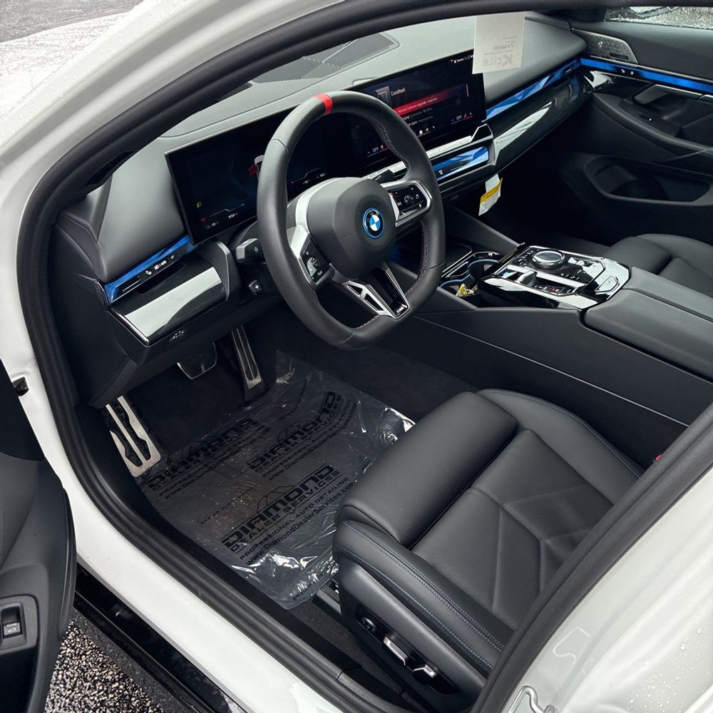 2025 BMW i5 M60
