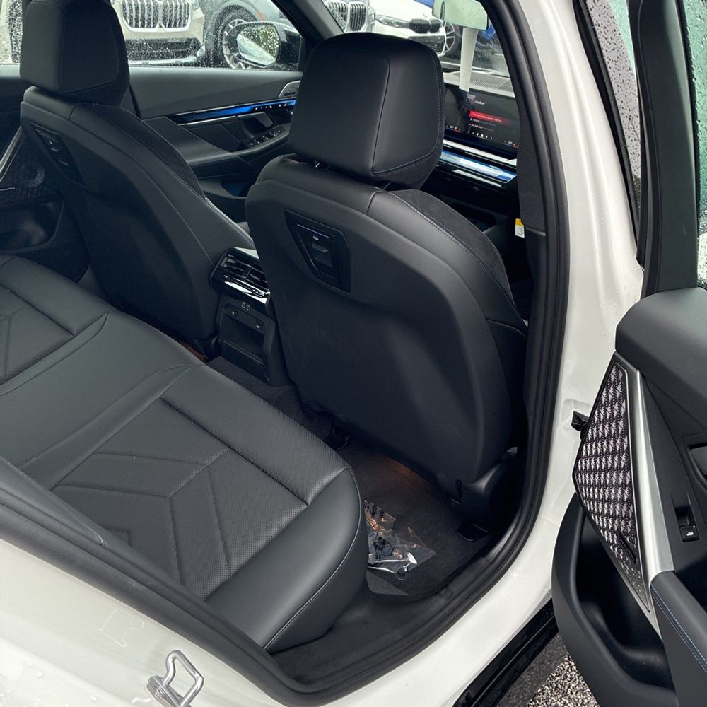 2025 BMW i5 M60