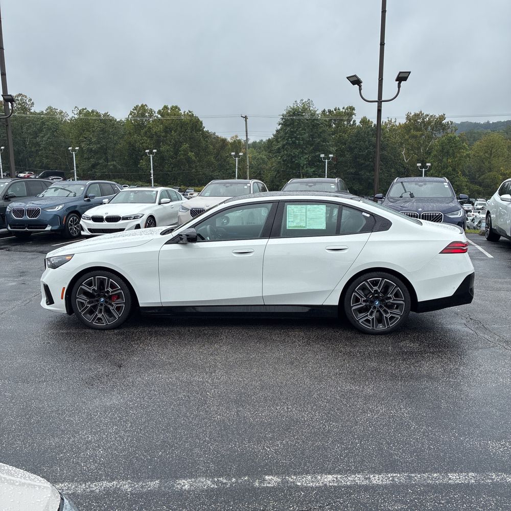 2025 BMW i5 M60