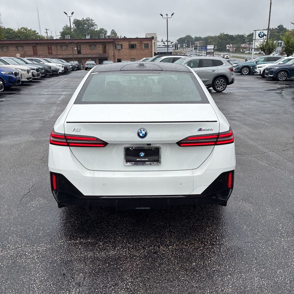 2025 BMW i5 M60