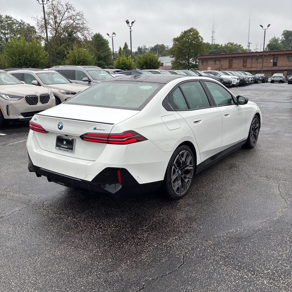 2025 BMW i5 M60