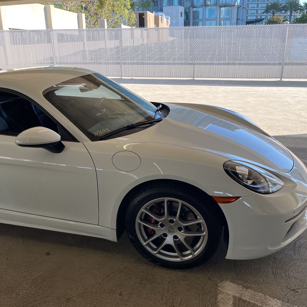 2018 Porsche 718 Cayman Base