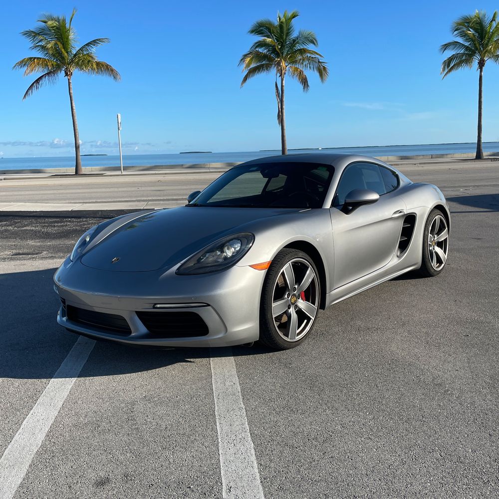 2018 Porsche 718 Cayman Base