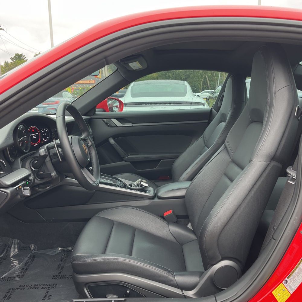 2021 Porsche 911 Carrera