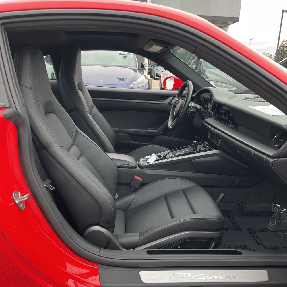 2021 Porsche 911 Carrera