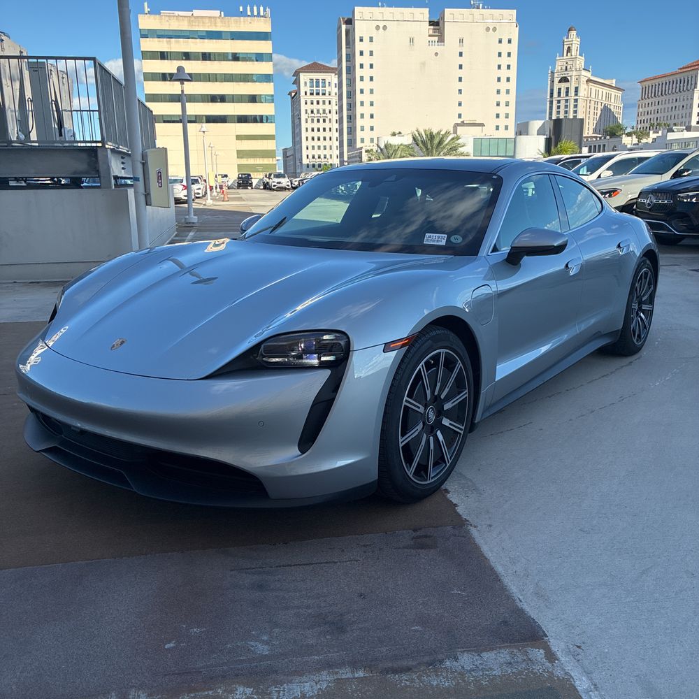 2022 Porsche Taycan Base