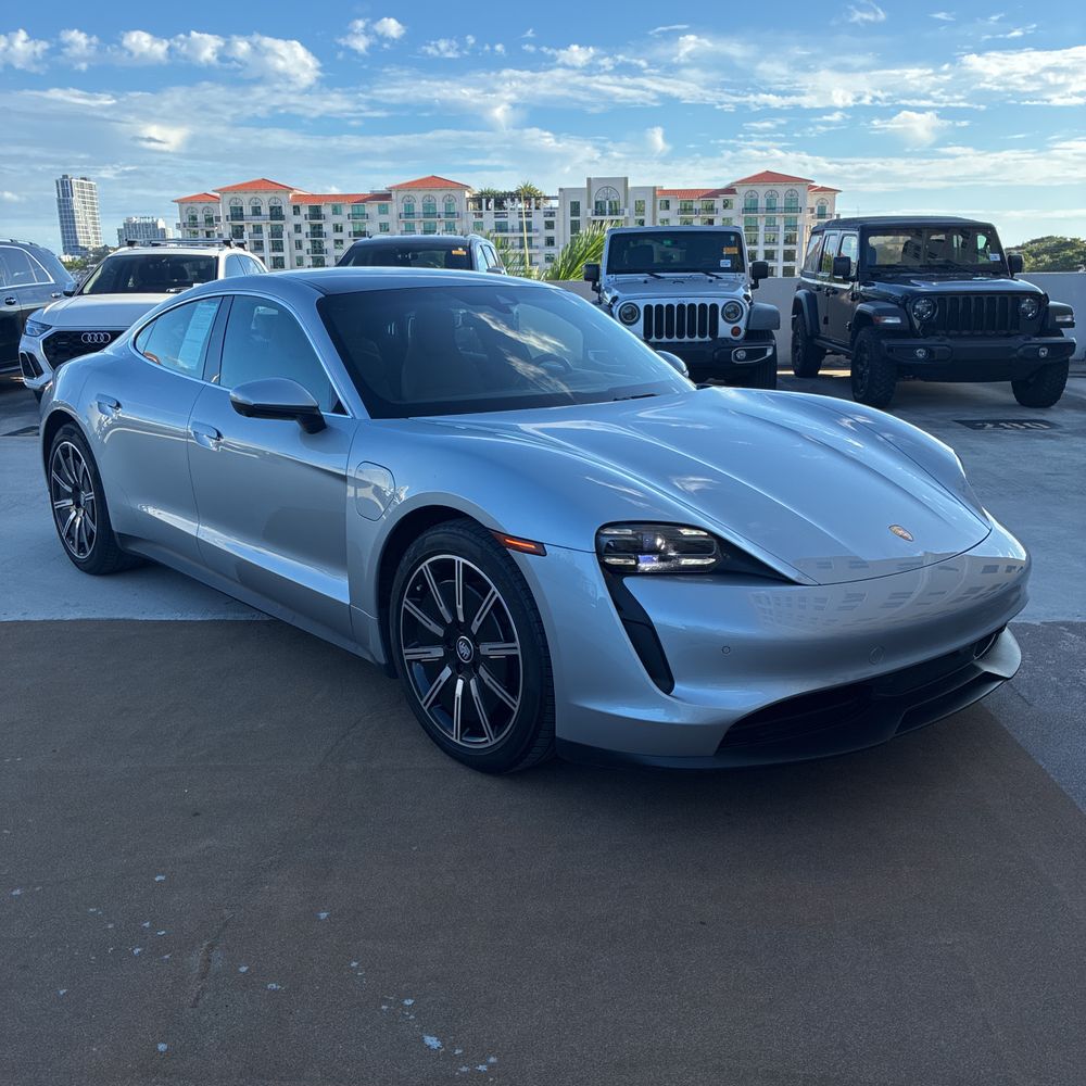 2022 Porsche Taycan Base