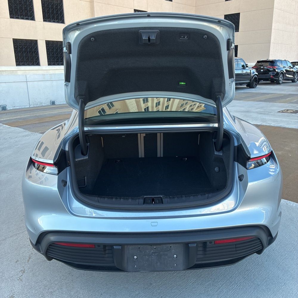 2022 Porsche Taycan Base